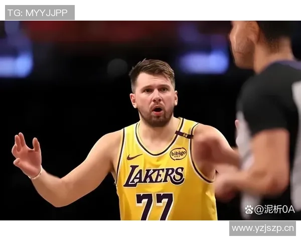 詹姆斯称赞东契奇身体状态出色有助于赛后恢复表现提升